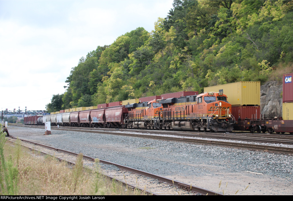 BNSF 6570 East